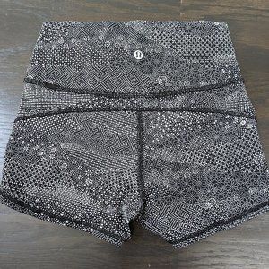 Lululemon In Movement 2.5” Shorts - Sz 4